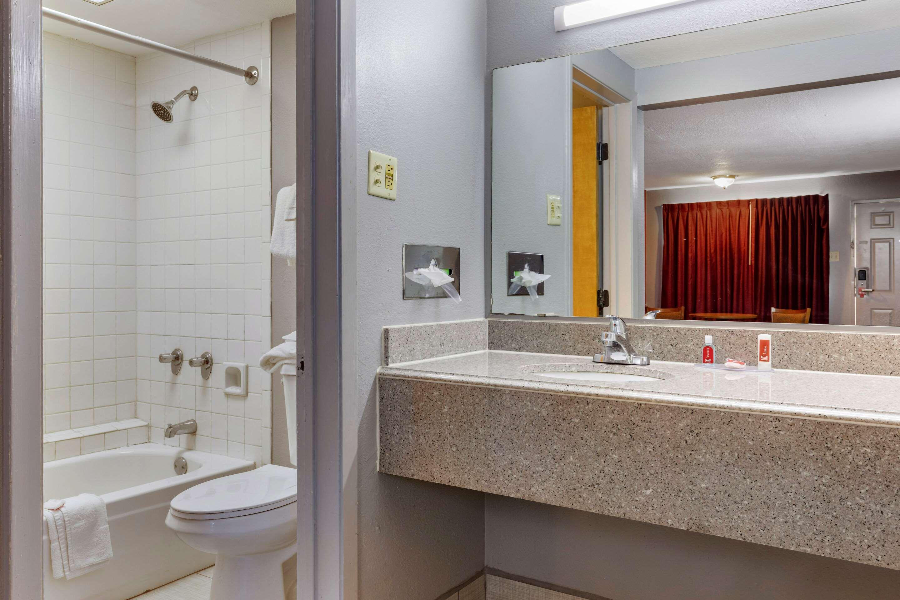 Econo Lodge Wichita Falls Downtown Zewnętrze zdjęcie