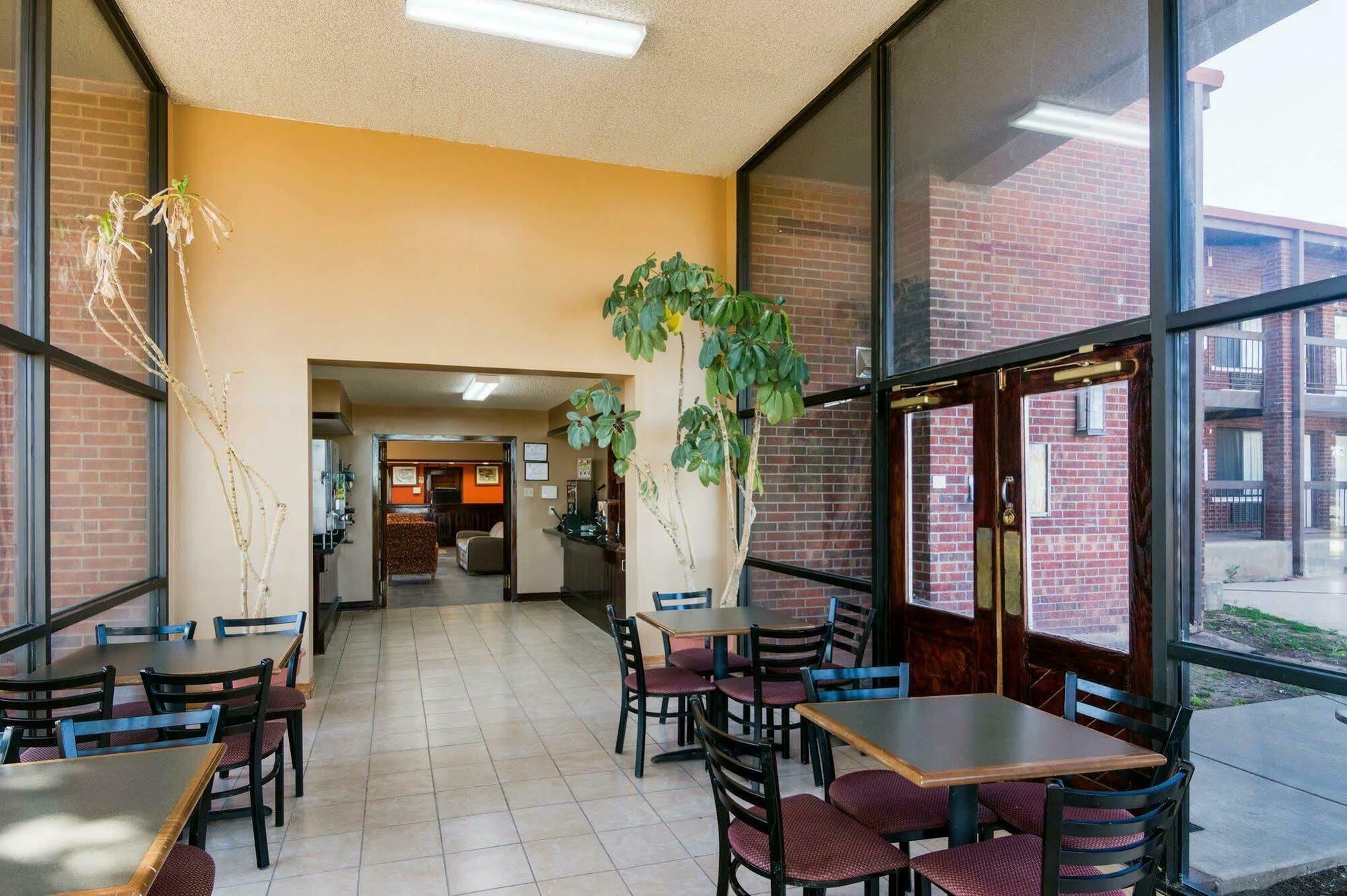 Econo Lodge Wichita Falls Downtown Zewnętrze zdjęcie